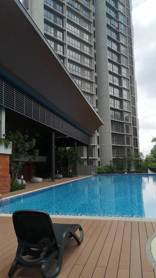 Stayje Putrajaya, 5 Minutes To Ioi City Mall, Wifi , Netflix, Free Parking Exterior foto